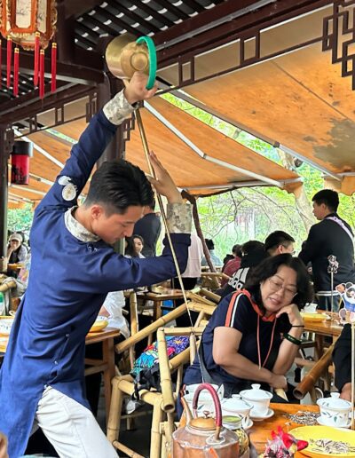 Chengdu People's park tea performance