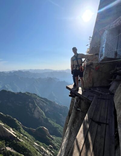 xi'an huashan mountain plank walk